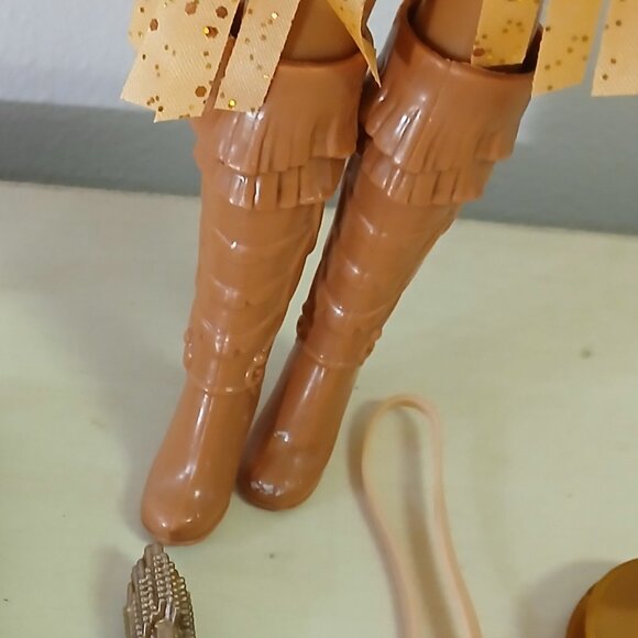 Pocahontas doll with accessories - Picture 5 of 7